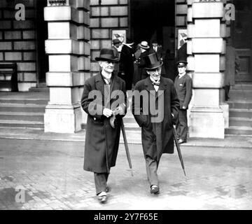 Der private Tag der National Portrait Society im Burlington House. Herr Norman und Sir Johnston Forbes-Robertson. Stockfoto