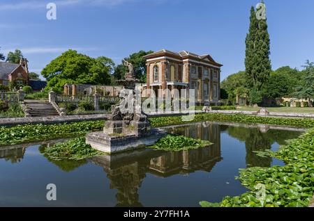 East Pavilion, Stoke Park Pavilions, nahe Stoke Bruerne, Northamptonshire, Vereinigtes Königreich; Überreste eines palladianischen Herrenhauses aus dem 17. Jahrhundert Stockfoto