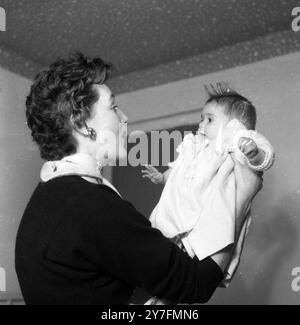 Barbara Murray und die kleine Tochter Stockfoto