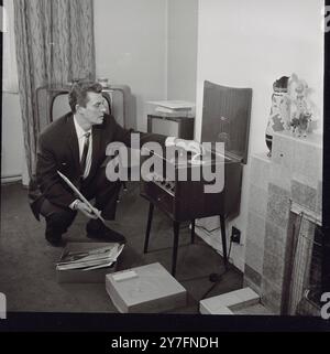 Russ Conway 1925-2000. Pianist und Komponist. Seine Nummer-eins-Hits waren Side Saddle, 1959 und Roulette. Verkaufte mehr als 20 Millionen Alben. Foto von George Douglas Stockfoto