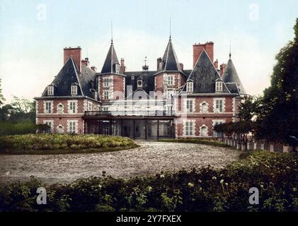 Chateau de Randan war eine ehemalige königliche Domäne in der französischen Stadt Randan im Departement Puy-de-Dome, Frankreich, 1890, historische, digital restaurierte Reproduktion eines Originals aus dem 19. Jahrhundert, Rekorddatum nicht angegeben /, Chateau de Randan war eine ehemalige königliche Domäne in der französischen Stadt Randan im Departement Puy-de-Dome, Frankreich, historisch, digital restaurierte Reproduktion von einer Vorlage aus dem 19. Jahrhundert, Datum nicht angegeben Stockfoto