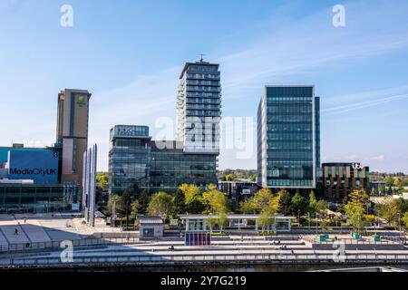 Die BBC ITV Studios MediaCity ist eine hoch nachhaltige, am Wasser gelegene Gemeinde, die Teil der Salford Quays in Salford, Greater Manchester, ist. Stockfoto