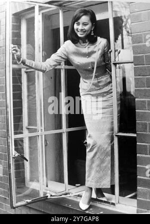 BANGKOK STUDENT CHANDRASOMBOON PRAORANUJ IN LEEDS UNIVERSITY / ; 2. DEZEMBER 1964 Stockfoto