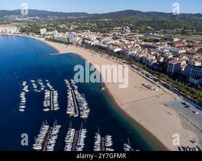 Großer Strand von Palamós (Platja Gran), Girona, Katalonien, Spanien. Stockfoto