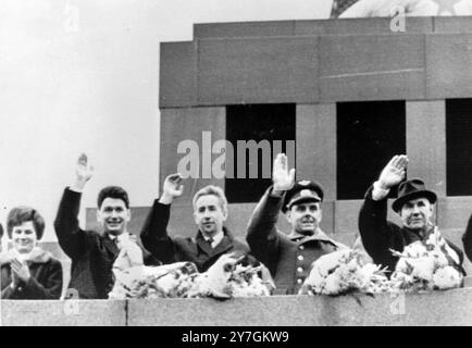 ASTRONAUTENFEIER IN MOSKAU MIT KONSTANTIN FEOKTISTOV, WLADIMIR KOMAROV UND BORIS YEGOROV / ; 19. OKTOBER 1964 Stockfoto