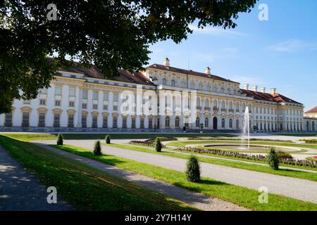 Das Schloss Schleißheim und ein großer Barockpark der königlichen Familie Wittelsbach im Dorf Oberschleißheim, einem Vorort von München, Bayern, Germa Stockfoto