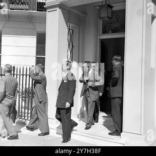 SITZUNGEN DER JAPANISCHEN BOTSCHAFTER IN LONDON; 26. AUGUST 1964 Stockfoto