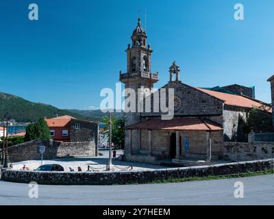 23.08.2024: Igrexa San padro, das Dorf Muros in Galicien in Spanien Stockfoto