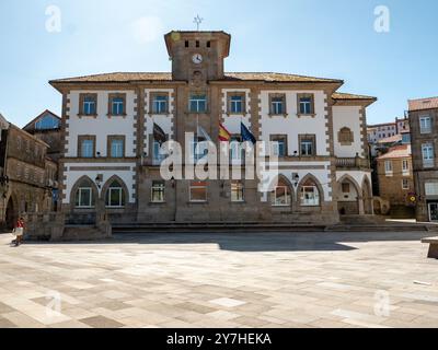 08.23.2024 Rathaus in Muros in Galicien in Spanien Stockfoto