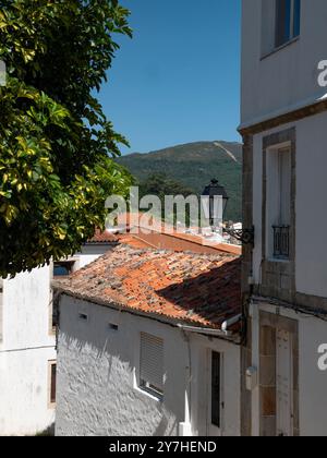 08.23.2024 Blick auf das Dorf Muros in Galicien in Spanien Stockfoto