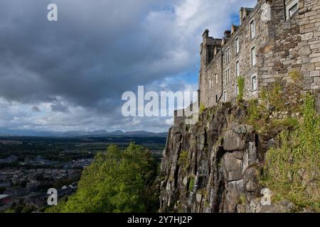 Die Könige besitzen Gebäude von Stirling Castle, die auf hohen, nach Westen ausgerichteten Klippen thronen. Stirling, Stirlingshire, Schottland Stockfoto