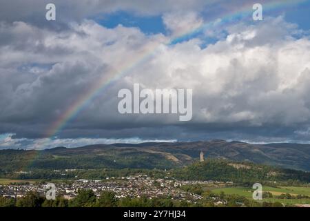 Rainbow over William Wallace Monument. Stirling, Stirlingshire, Schottland Stockfoto