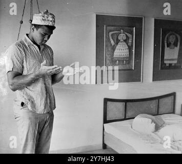 US-AMERIKANISCHER BOXMEISTER CASSIUS MARCELIUS CLAY MUHAMMAD ALI IN KAIRO / ; 5. JUNI 1964 Stockfoto