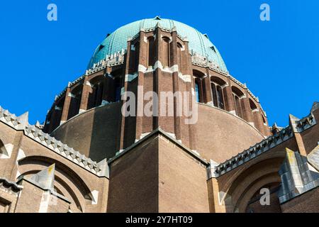 Außenansicht der belgischen Nationalbasilika Äußere der berühmten Basilika / Kathedrale und landmarc am Koekelberg. Brüssel, Belgien Brussel nationale Basiliek / Kathedraal, Gewest Brussel Belgie Copyright: XGuidoxKoppesxPhotox Stockfoto