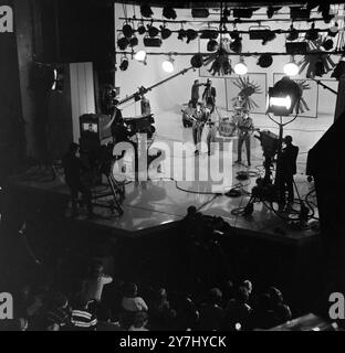 THE BEATLES POPBAND FILMING IN LONDON / ; 31. MÄRZ 1964 Stockfoto