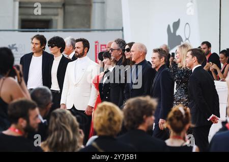 Die Besetzung besucht den roten Teppich für die Premiere von Beetlejuice Beetlejuice während des 81. Internationalen Filmfestivals von Venedig im Palazzo del Cinema in Lido di Venezia, Italien, am 28. August 2024 (Foto: Alessandro Bremec/NurPhoto).0 Stockfoto