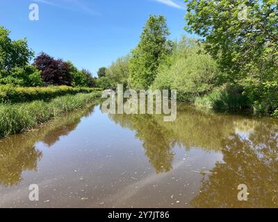 Der Kennet- und Avon-Kanal bei Hungerford. Stockfoto