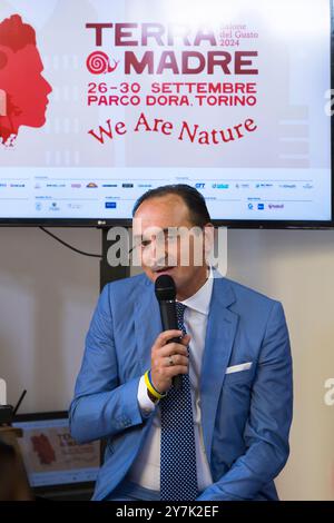 Turin, Italien. 30. September 2024. Präsident der Region Piemont Alberto Cirio im Terra Madre Salone del Gusto 2024 Credit: Marco Destefanis/Alamy Live News Stockfoto