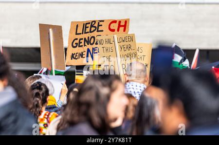 In Zürich nahmen mehrere tausend Menschen an einer bewilligten Pro-Palästina Kundgebung Teil. Sie bekundeten die Solidarität gegenüber dem Proceminens Stockfoto