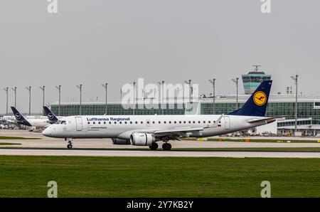 München, 9. April 2024: Eine Lufthansa CityLine Embraer 190LR landet auf der Landebahn am Flughafen München. Registrierung D-AEKG. (Foto: Andreas Haas/d Stockfoto