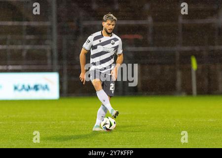 Unterhaching, Deutschland. September 2024. Unterhaching, Deutschland 27. September 2024: 3 . Liga - 2024/2025 - SpVgg Unterhaching vs. SV Sandhausen im Bild: /// DFB-Vorschriften verbieten jede Verwendung von Fotografien als Bildsequenzen und/oder Quasi-Video /// Credit: dpa/Alamy Live News Stockfoto