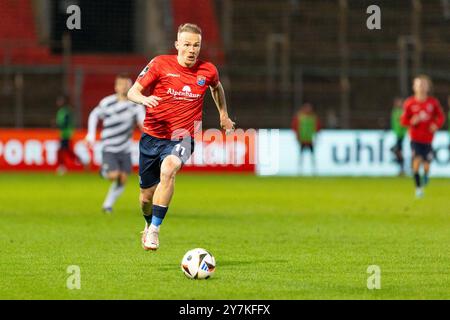 Unterhaching, Deutschland. September 2024. Unterhaching, Deutschland 27. September 2024: 3 . Liga - 2024/2025 - SpVgg Unterhaching vs. SV Sandhausen im Bild: Thomas Winklbauer (Unterhaching) /// DFB-Vorschriften verbieten jede Verwendung von Fotografien als Bildsequenzen und/oder Quasi-Video /// Credit: dpa/Alamy Live News Stockfoto