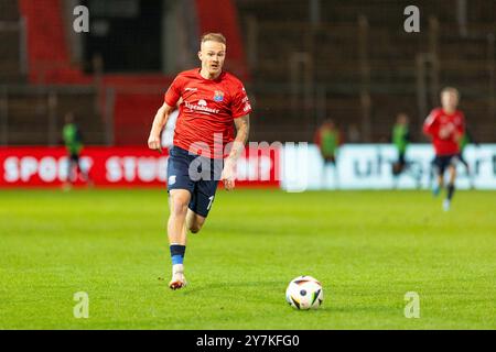 Unterhaching, Deutschland. September 2024. Unterhaching, Deutschland 27. September 2024: 3 . Liga - 2024/2025 - SpVgg Unterhaching vs. SV Sandhausen im Bild: Thomas Winklbauer (Unterhaching) /// DFB-Vorschriften verbieten jede Verwendung von Fotografien als Bildsequenzen und/oder Quasi-Video /// Credit: dpa/Alamy Live News Stockfoto