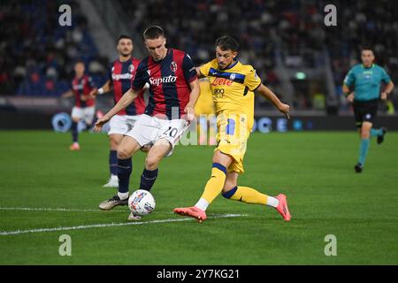 Samardzic lazar (Atalanta BC) schießt auf ein Tor, das Michel Aebischer (Bologna FC) während des Spiels Bologna FC gegen Atalanta BC, italienische Fußball-Serie A, 28. September 2024 in Bologna, Italien, besiegt hat Stockfoto