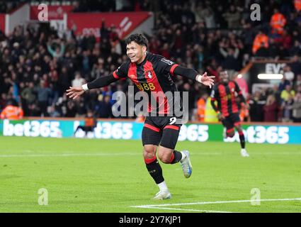 Francisco Evanilson aus Bournemouth feiert das erste Tor ihrer Mannschaft während des Premier League-Spiels im Vitality Stadium in Bournemouth. Bilddatum: Montag, 30. September 2024. Stockfoto