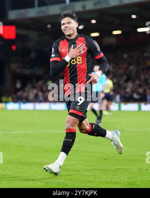 Francisco Evanilson aus Bournemouth feiert das erste Tor ihrer Mannschaft während des Premier League-Spiels im Vitality Stadium in Bournemouth. Bilddatum: Montag, 30. September 2024. Stockfoto