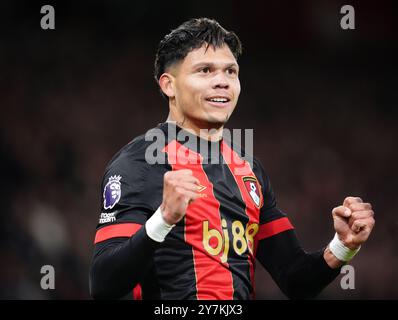 Francisco Evanilson aus Bournemouth feiert das erste Tor ihrer Mannschaft während des Premier League-Spiels im Vitality Stadium in Bournemouth. Bilddatum: Montag, 30. September 2024. Stockfoto