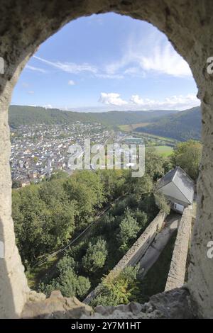 Blick vom Donjon Nassau Castle, erbaut 1093, Blick nach unten, Stadtlandschaft, Luftaufnahme, Westerwald, Lahntal, Nassau, Nassau, Rheinland-Pfalz Stockfoto