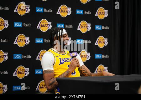 El Segundo, USA. 30. September 2024. Basketball, NBA, Media Day, Los Angeles Lakers: Anthony Davis beantwortet Fragen während einer Pressekonferenz. Quelle: Maximilian Haupt/dpa/Alamy Live News Stockfoto