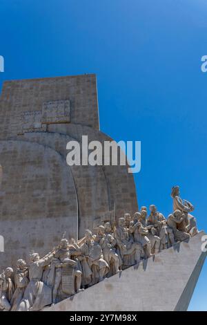 Nahaufnahme, das Denkmal der Entdeckungen in Belem in der Zivilpfarrei Santa Maria de Belém, Lissabon, Portugal. Stockfoto