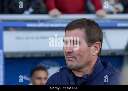 Nigel Clough, Manager von Mansfield Town, vor dem Spiel der Sky Bet League 1 zwischen Northampton Town und Mansfield Town im PTS Academy Stadium in Northampton am Samstag, den 28. September 2024. (Foto: John Cripps | MI News) Credit: MI News & Sport /Alamy Live News Stockfoto