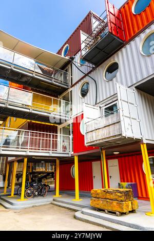 Container City – Arbeitsräume aus Versandcontainern in Trinity Buoy Wharf, London, England Stockfoto