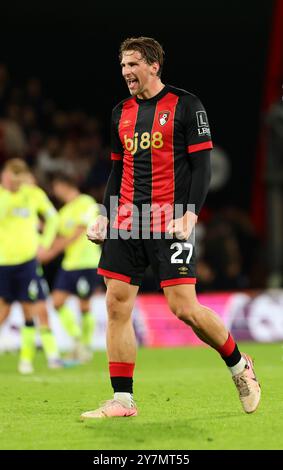 Vitality Stadium, Boscombe, Dorset, Großbritannien. 30. September 2024. Premier League Football, AFC Bournemouth gegen Southampton; Zabarnyi feiert den Sieg Credit: Action Plus Sports/Alamy Live News Stockfoto