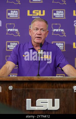 Baton Rouge, LA, USA. September 2024. LSU Head Coach Brian Kelly spricht mit den Medien nach der NCAA-Fußballaktion zwischen den South Alabama Jaguars und den LSU Tigers im Tiger Stadium in Baton Rouge, LA. Jonathan Mailhes/CSM/Alamy Live News Stockfoto