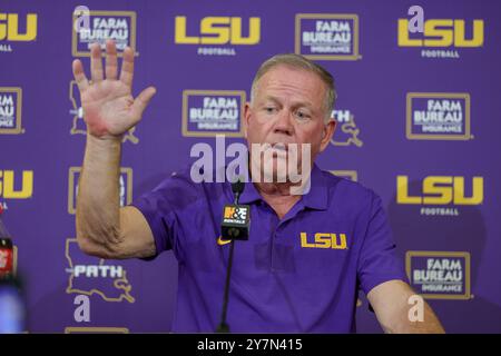 Baton Rouge, LA, USA. September 2024. LSU Head Coach Brian Kelly spricht mit den Medien nach der NCAA-Fußballaktion zwischen den South Alabama Jaguars und den LSU Tigers im Tiger Stadium in Baton Rouge, LA. Jonathan Mailhes/CSM/Alamy Live News Stockfoto