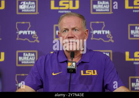 Baton Rouge, LA, USA. September 2024. LSU Head Coach Brian Kelly spricht mit den Medien nach der NCAA-Fußballaktion zwischen den South Alabama Jaguars und den LSU Tigers im Tiger Stadium in Baton Rouge, LA. Jonathan Mailhes/CSM/Alamy Live News Stockfoto