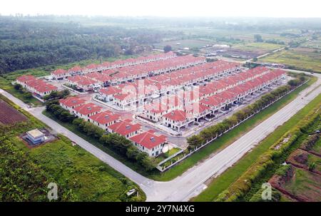 Luftaufnahme von Doppelhaushälften in Malaysia Stockfoto