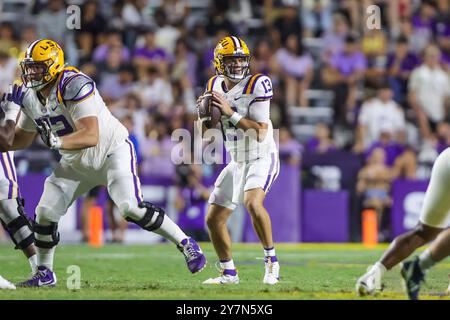 Baton Rouge, LA, USA. September 2024. LSU Quarterback Garrett Nussmeier (13) sucht einen offenen Empfänger während der NCAA-Football-Action zwischen den South Alabama Jaguars und den LSU Tigers im Tiger Stadium in Baton Rouge, LA. Jonathan Mailhes/CSM/Alamy Live News Stockfoto