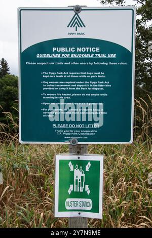 Hinweise für eine angenehme Nutzung der Wanderwege im Pippy Park in St. John's, Neufundland & Labrador, Kanada Stockfoto