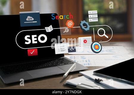 Business Show Laptop und SEO Suchmaschinenoptimierung Internettechnologie Stockfoto