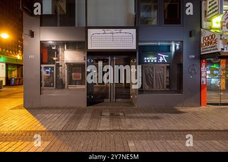 Köln, Deutschland. Oktober 2024. Blick auf ein leeres Geschäft in der Hohen Straße (680 Meter lange Einkaufsstraße in der Kölner Innenstadt). Quelle: Thomas Banneyer/dpa/Alamy Live News Stockfoto