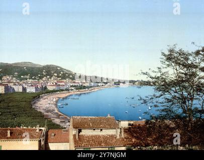 Blick vom Mont Chevalier von Cannes an der C¶te d'Azur, Frankreich, um 1895, historische, digital restaurierte Reproduktion eines Originals aus dem 19. Jahrhundert, Rekorddatum nicht angegeben /, Blick vom Mont Chevalier auf Cannes an der Côte d'Azur, Frankreich, um 1895, historisch, digital restaurierte Reproduktion von einer Vorlage aus dem 19. Jahrhundert. Jahrhundert, Datum nicht angegeben Stockfoto