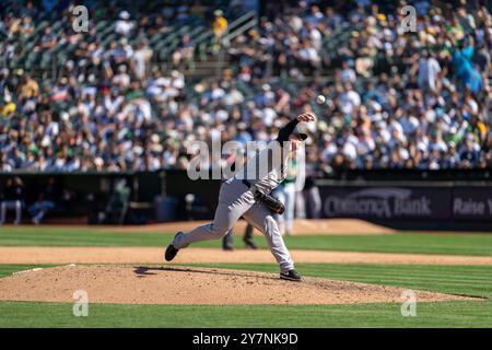 New York Yankees Pitcher Ian Hamilton (71) wirft einen Platz während des regulären MLB-Saisonspiels zwischen den New York Yankees und Oakland Athletics in Oakland Stockfoto