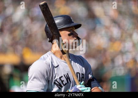 Der New York Yankees-Outfielder Aaron Judge (99) bei bat während des regulären MLB-Saisonspiels zwischen den New York Yankees und Oakland Athletics in Oakland Colis Stockfoto