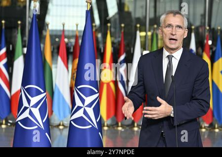 Brüssel, Belgien Oktober 2024. Der scheidende NATO-Generalsekretär Jens Stoltenberg wurde am Dienstag, den 1. Oktober 2024 im NATO-Hauptquartier in Brüssel anlässlich einer Zeremonie zum Ende der Amtszeit Stoltenbergs als NATO-Generalsekretär dargestellt. Die Zeremonien werden den Übergang zum neuen NATO-Generalsekretär, dem ehemaligen niederländischen Premierminister M. Rutte, markieren. BELGA PHOTO ERIC LALMAND Credit: Belga News Agency/Alamy Live News Stockfoto