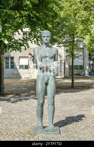 Statue von Richard Scheibe, Bundesministerium der Verteidigung, Bendlerblock, Gedenkstätte Deutscher Widerstand, Stauffenbergstraße, Tiergarten, Mitte, Berli Stockfoto